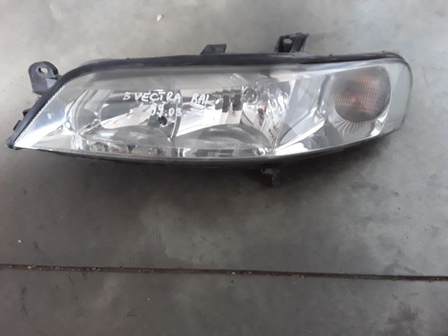 bontott OPEL VECTRA B Bal Fényszóró