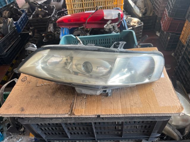 bontott OPEL VECTRA B Bal Fényszóró