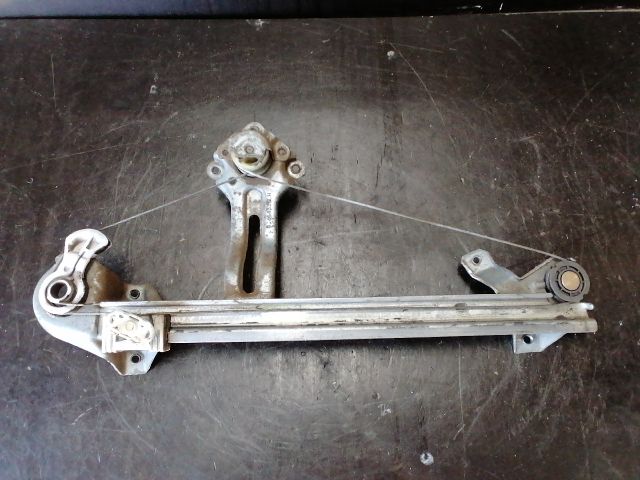 bontott OPEL VECTRA B Bal hátsó Ablakemelő Szerkezet (Mechanikus)