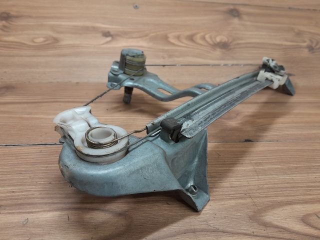 bontott OPEL VECTRA B Bal hátsó Ablakemelő Szerkezet (Mechanikus)