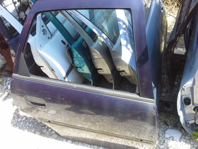 bontott OPEL VECTRA B Bal hátsó Ajtó (Részeivel)