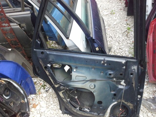 bontott OPEL VECTRA B Bal hátsó Ajtó (Részeivel)