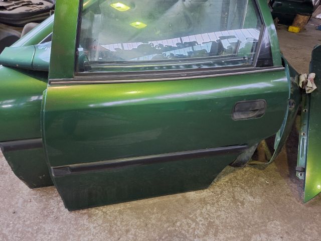 bontott OPEL VECTRA B Bal hátsó Ajtó (Részeivel)