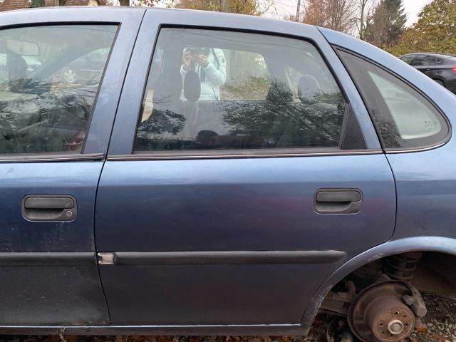 bontott OPEL VECTRA B Bal hátsó Ajtó (Üres lemez)