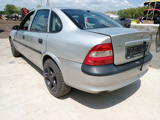 bontott OPEL VECTRA B Bal hátsó Ajtózár