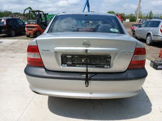 bontott OPEL VECTRA B Bal hátsó Dobbetét (Kerékjárati, Műanyag)