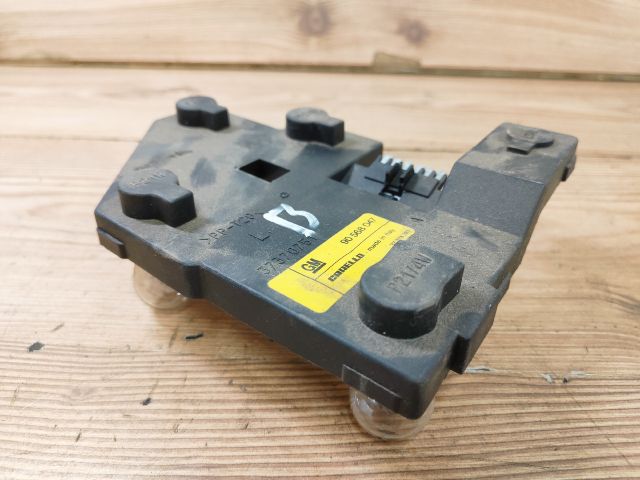 bontott OPEL VECTRA B Bal Hátsó Lámpa Foglalat