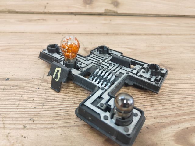 bontott OPEL VECTRA B Bal Hátsó Lámpa Foglalat