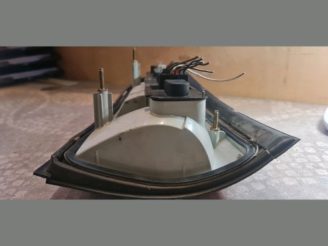 bontott OPEL VECTRA B Bal Hátsó Lámpa