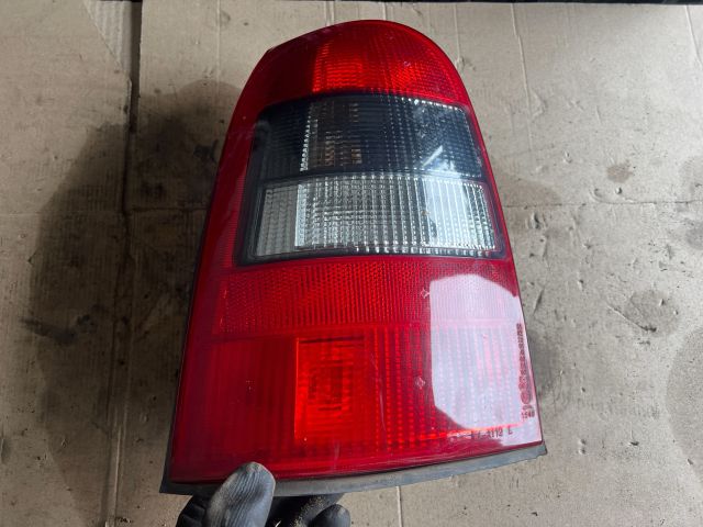 bontott OPEL VECTRA B Bal Hátsó Lámpa