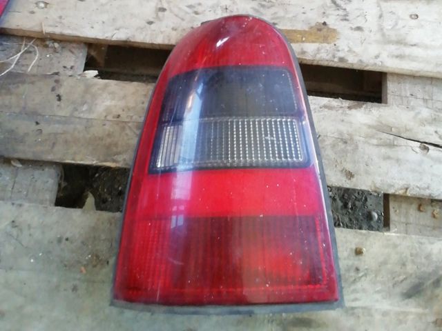 bontott OPEL VECTRA B Bal Hátsó Lámpa