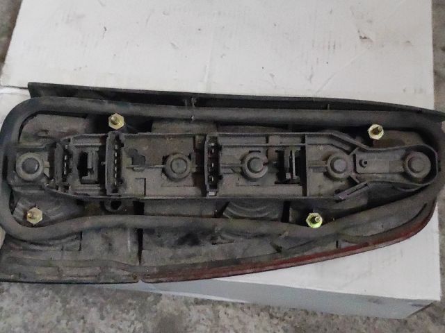 bontott OPEL VECTRA B Bal Hátsó Lámpa