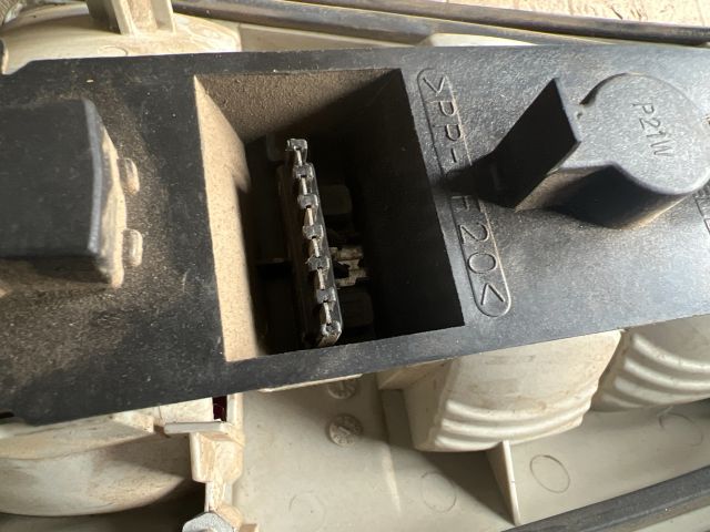 bontott OPEL VECTRA B Bal Hátsó Lámpa