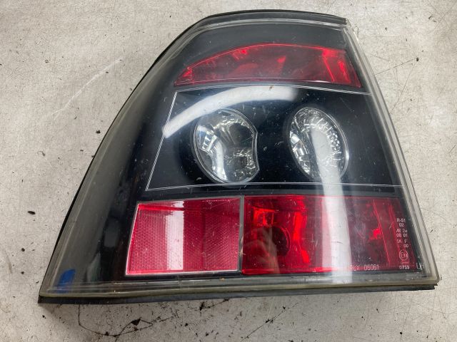 bontott OPEL VECTRA B Bal Hátsó Lámpa