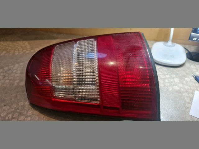 bontott OPEL VECTRA B Bal Hátsó Lámpa