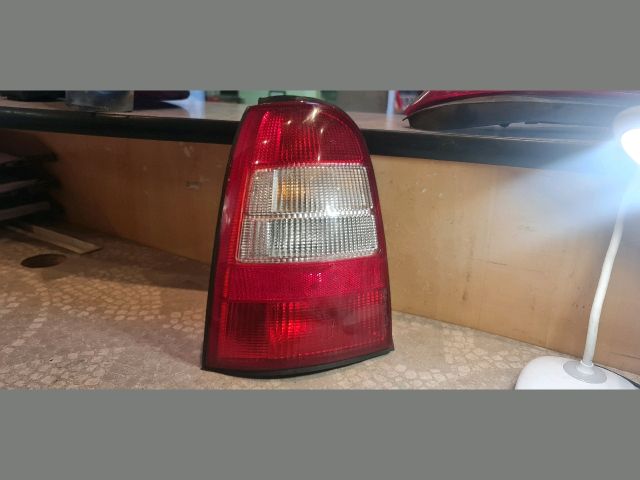 bontott OPEL VECTRA B Bal Hátsó Lámpa