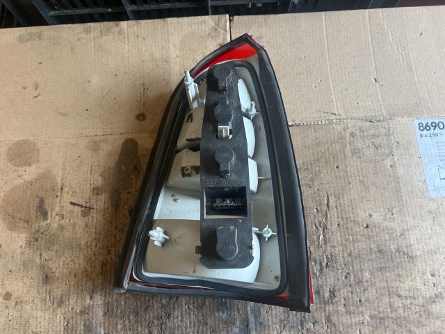bontott OPEL VECTRA B Bal Hátsó Lámpa