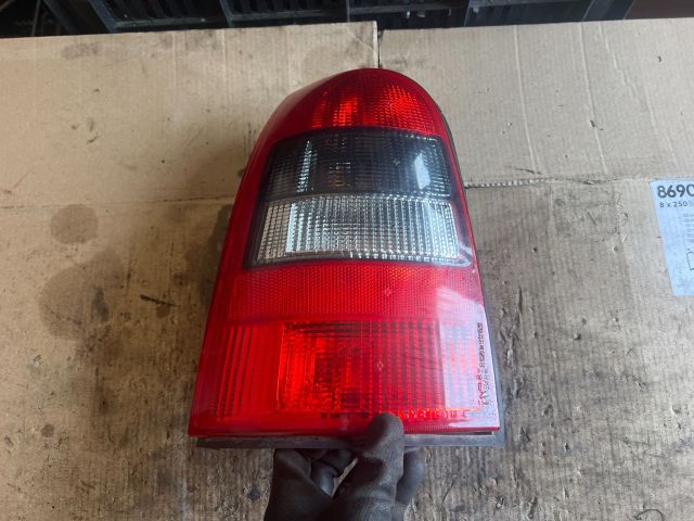 bontott OPEL VECTRA B Bal Hátsó Lámpa