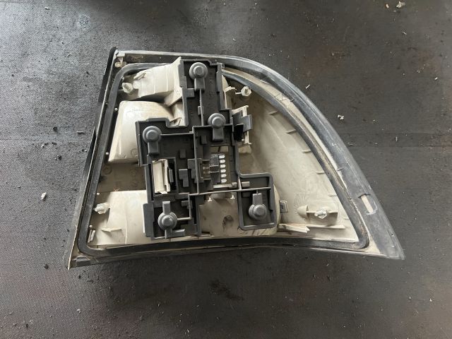 bontott OPEL VECTRA B Bal Hátsó Lámpa