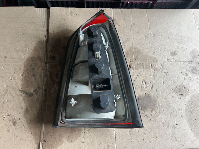 bontott OPEL VECTRA B Bal Hátsó Lámpa