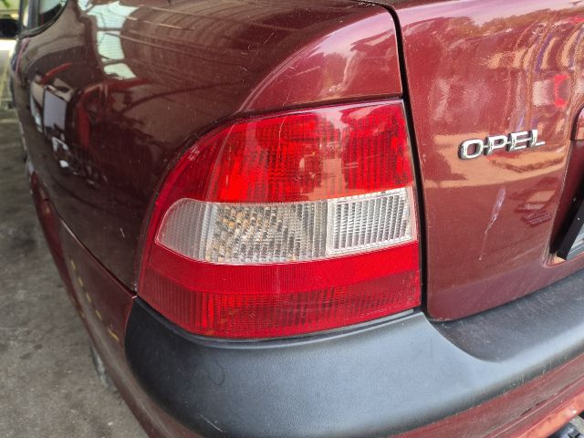 bontott OPEL VECTRA B Bal Hátsó Lámpa