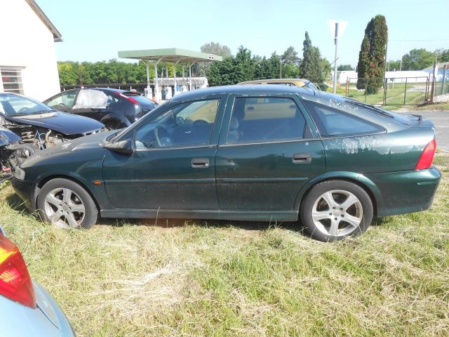 bontott OPEL VECTRA B Bal Napellenző Tartó