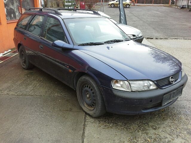 bontott OPEL VECTRA B Csomagtér Roló