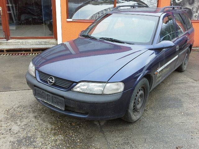 bontott OPEL VECTRA B Csomagtér Roló