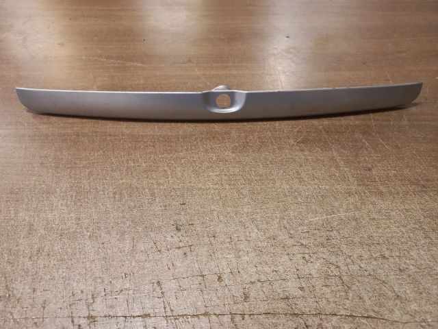 bontott OPEL VECTRA B Csomagtérajtó Díszléc