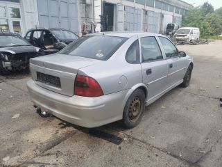 bontott OPEL VECTRA B Csomagtérajtó (Részeivel)