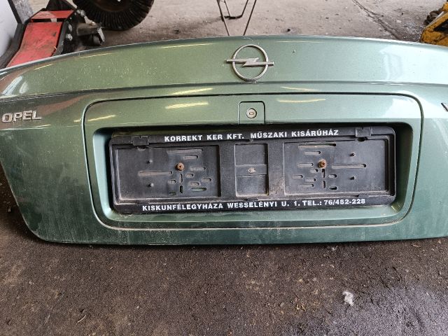 bontott OPEL VECTRA B Csomagtérajtó (Részeivel)