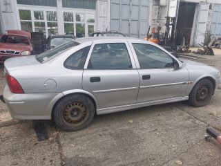 bontott OPEL VECTRA B Csomagtérajtó (Részeivel)