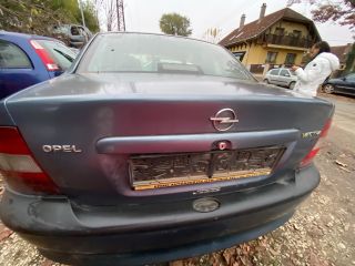 bontott OPEL VECTRA B Csomagtérajtó (Üres lemez)