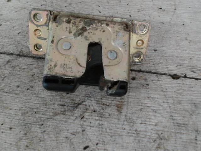 bontott OPEL VECTRA B Csomagtérajtó Zárszerkezet