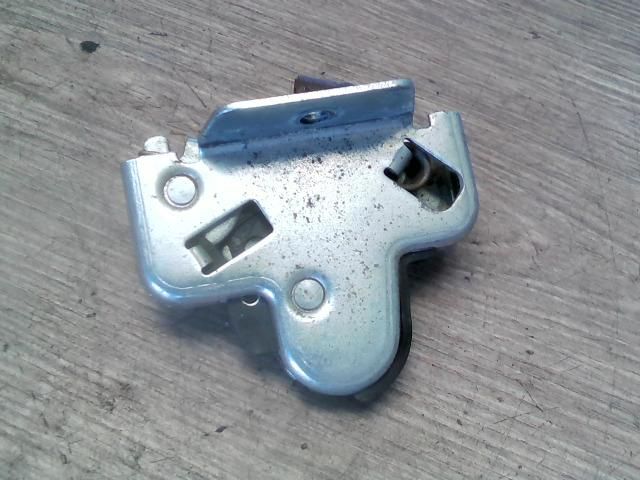 bontott OPEL VECTRA B Csomagtérajtó Zárszerkezet