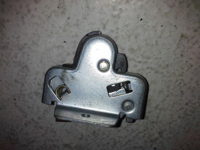 bontott OPEL VECTRA B Csomagtérajtó Zárszerkezet