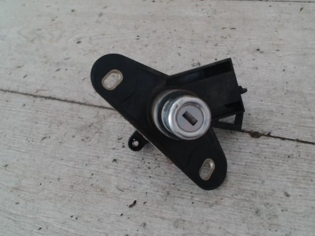 bontott OPEL VECTRA B Csomagtérajtó Zárszerkezet