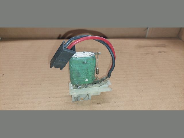 bontott OPEL VECTRA B Előtét Ellenállás Fűtőmotor