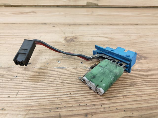 bontott OPEL VECTRA B Előtét Ellenállás Fűtőmotor