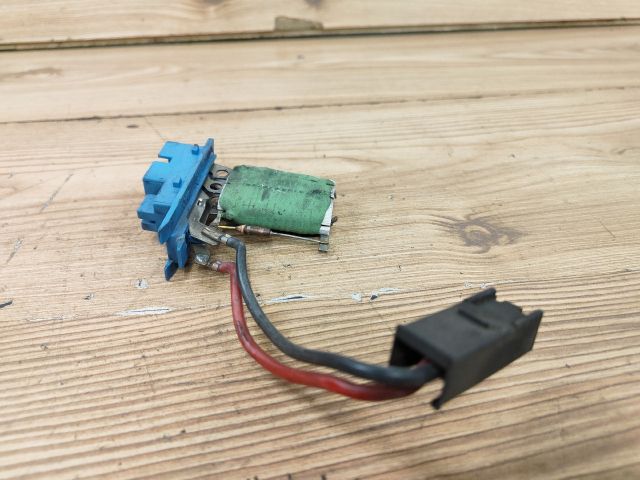 bontott OPEL VECTRA B Előtét Ellenállás Fűtőmotor