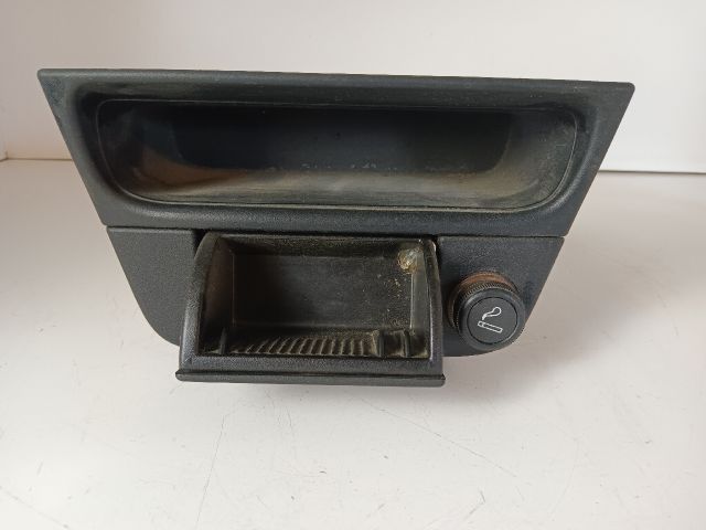 bontott OPEL VECTRA B Első Hamutartó