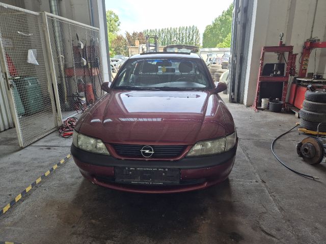 bontott OPEL VECTRA B Első Lökhárító (Részeivel)