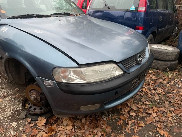 bontott OPEL VECTRA B Első Lökhárító (Részeivel)