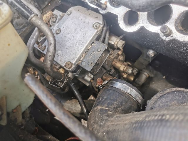 bontott OPEL VECTRA B Első Lökhárító (Részeivel)