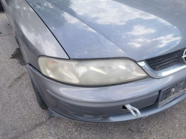 bontott OPEL VECTRA B Első Lökhárító (Részeivel)