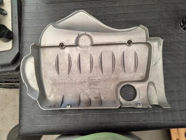 bontott OPEL VECTRA B Felső Hűtőburkolat