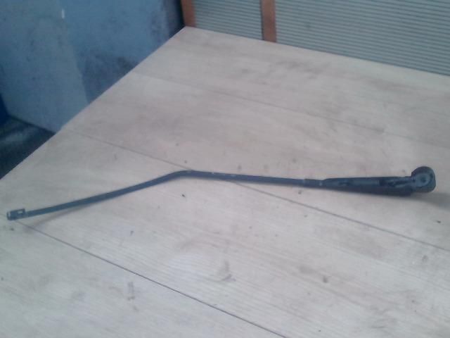 bontott OPEL VECTRA B Hátsó Ablaktörlő Kar