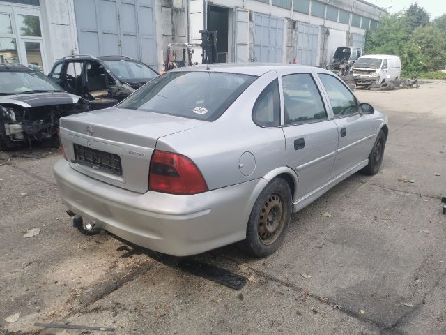 bontott OPEL VECTRA B Hátsó Lökhárító (Részeivel)