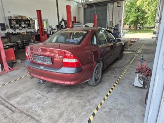 bontott OPEL VECTRA B Hátsó Lökhárító (Részeivel)