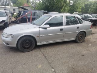 bontott OPEL VECTRA B Hátsó Lökhárító (Részeivel)